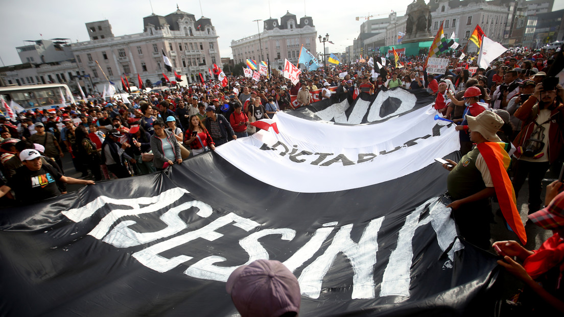 Investigan en Perú a 20 militares por los disparos en las protestas de 2022