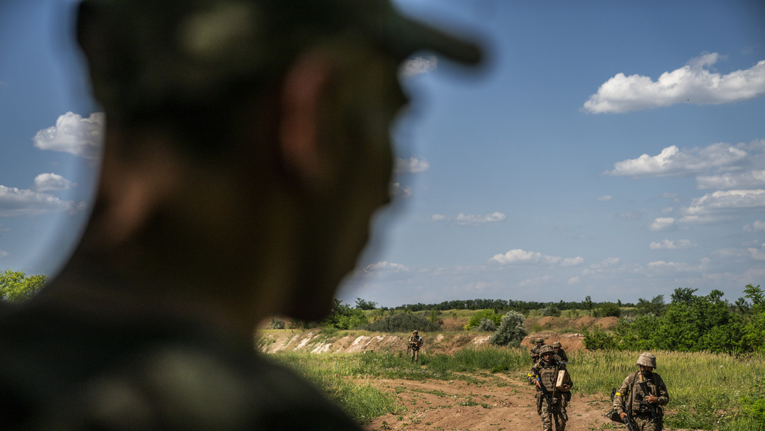 Hungría: Enviar a Ucrania instructores militares de la UE sería el "primer paso" al envío de tropas