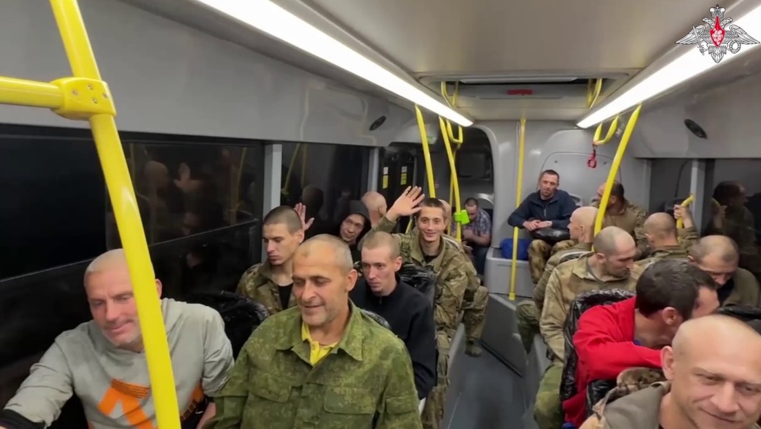 Rusia y Ucrania intercambian 90 prisioneros de guerra (VIDEO)