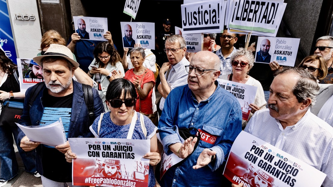 Cientos de periodistas reclaman liberación de Pablo González, retenido sin juicio en Polonia