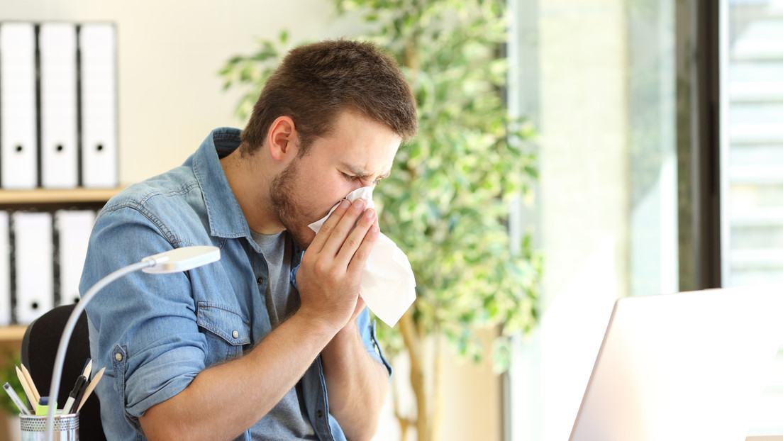 Revelan los aterradores peligros de estornudar