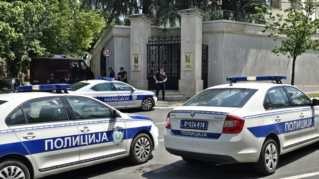 Ataque con ballesta frente a la Embajada de Israel en Serbia