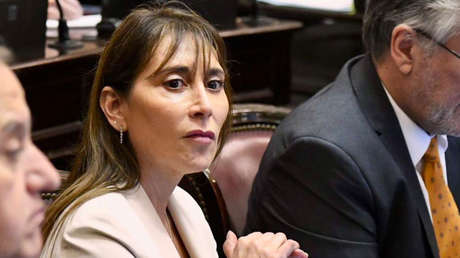 Una senadora argentina tacha a Milei de "enfermo mental"