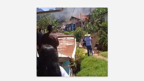Explosivos destruyen dos casas en medio del fuego cruzado entre disidencias en Colombia