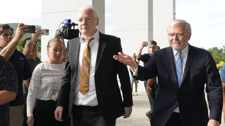 Julian Assange se declara culpable de espionaje