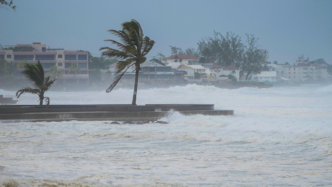 El huracán Beryl toca tierra en el Caribe