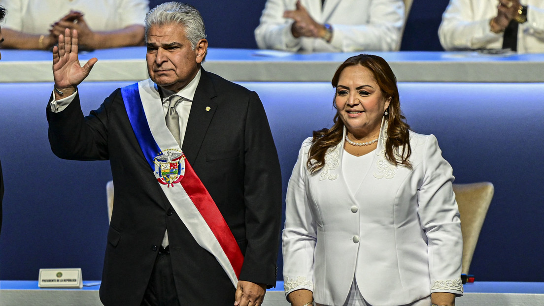 Mulino asume el poder en Panamá con el compromiso de dinamizar la economía y repatriar a migrantes