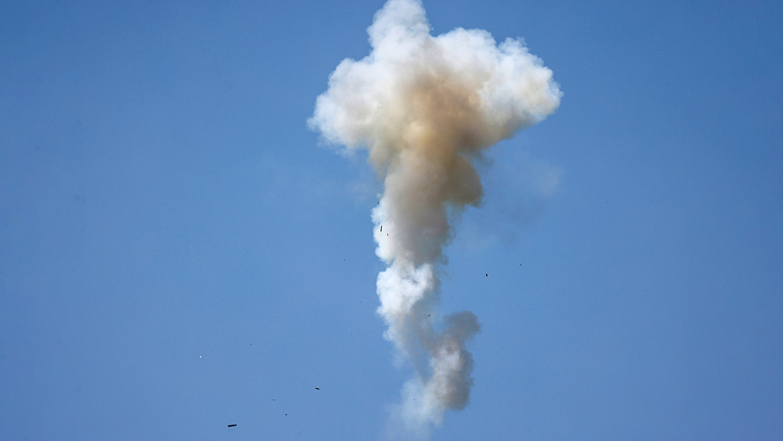 Hezbolá lanza 200 cohetes y drones cargados de explosivos contra bases israelíes
