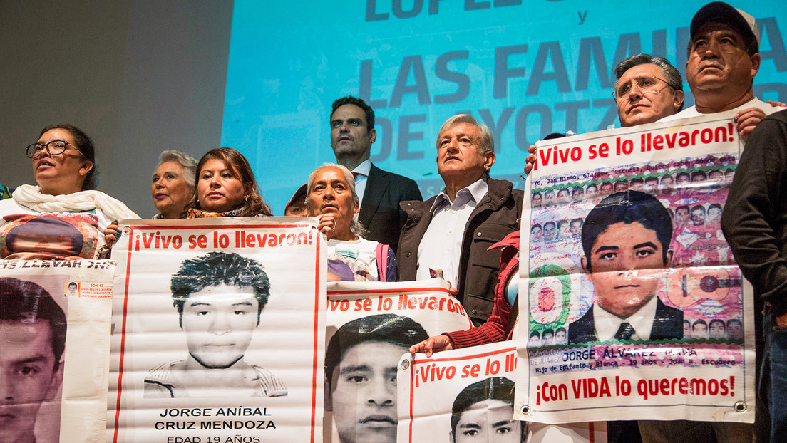 "No se va a cerrar el caso": López Obrador reitera compromiso para esclarecer caso Ayotzinapa