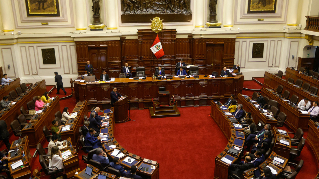 Congreso de Perú aprueba proyecto de ley que prescribe delitos de lesa humanidad