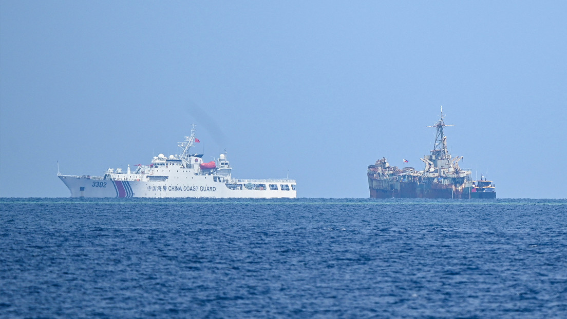 Filipinas denuncia que el mayor buque guardacostas chino entró en su zona económica exclusiva