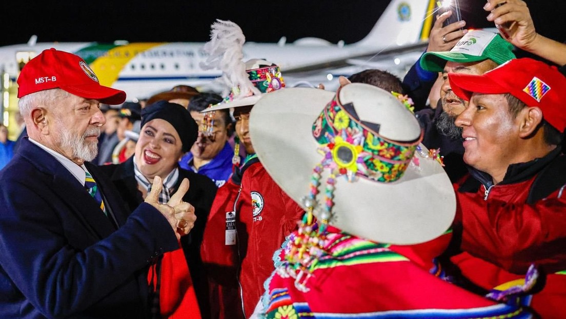 Lula arriba a Bolivia