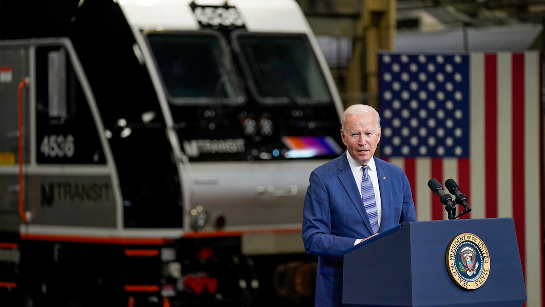 "A menos que me atropelle un tren": Biden reitera que no declinará su candidatura
