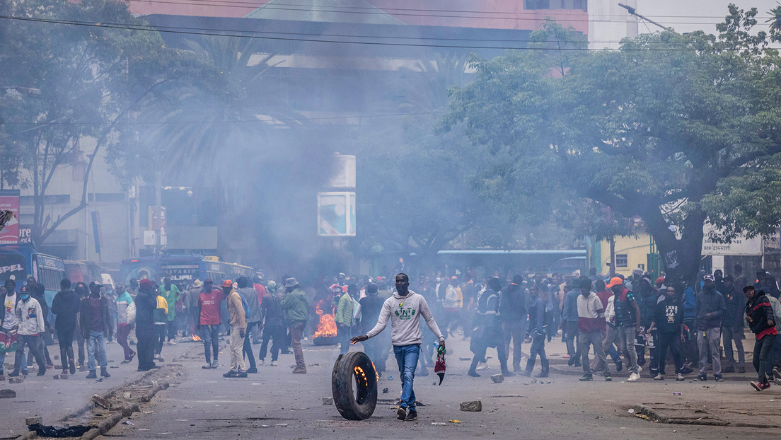 Lanzan gases lacrimógenos en Nairobi mientras Kenia sigue sumida en protestas
