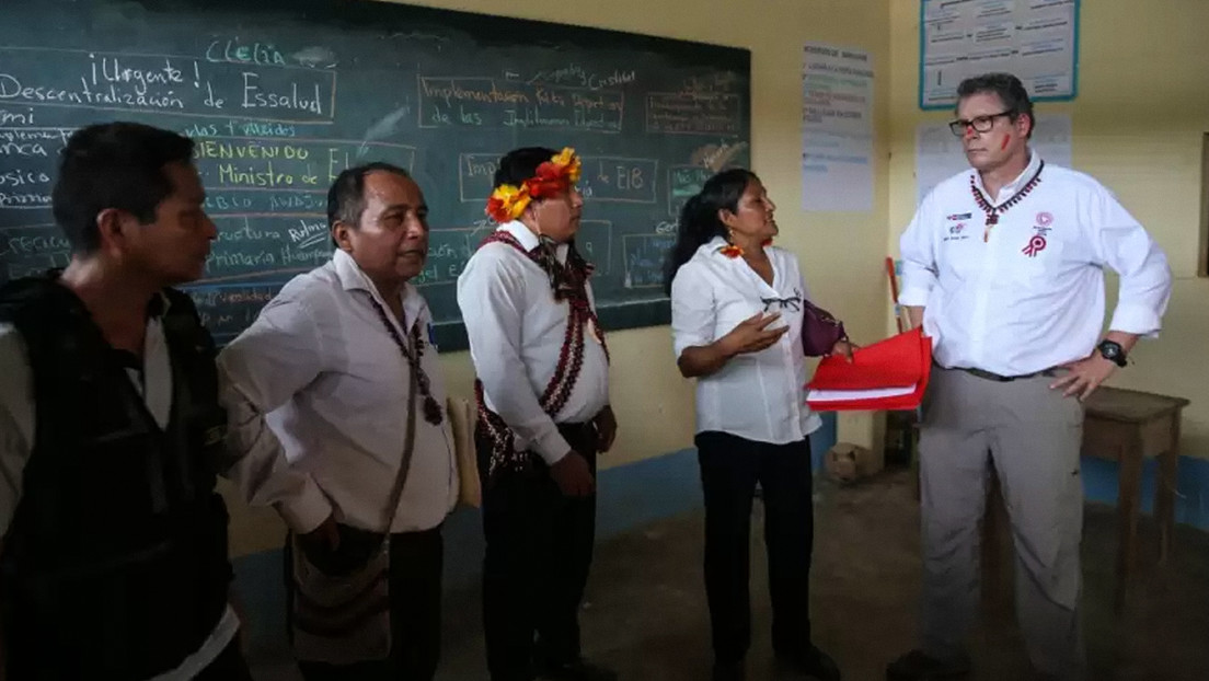 Presentan moción de censura contra dos ministros por caso de violaciones en escuelas de Perú