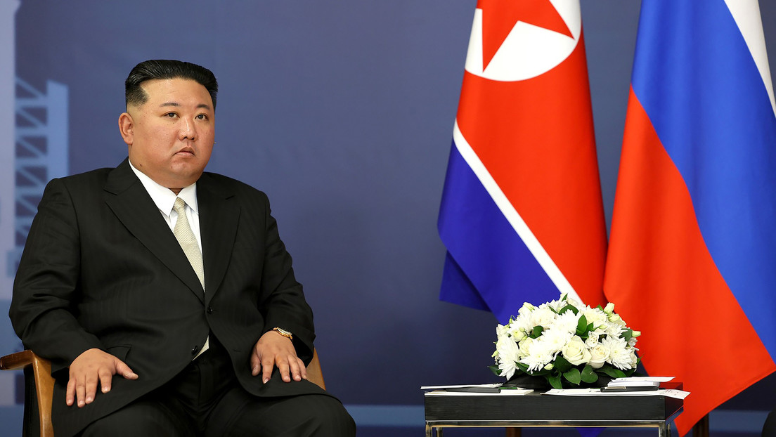 Kim Jong-un recibe a una delegación militar rusa