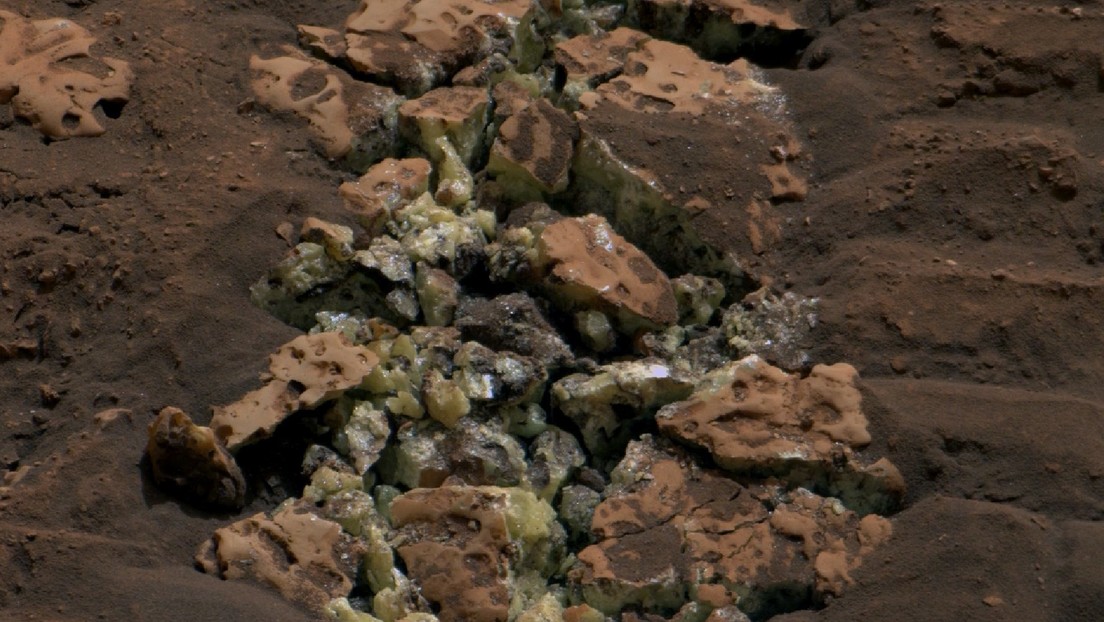 El Curiosity rompe una roca en Marte y halla una sorpresa