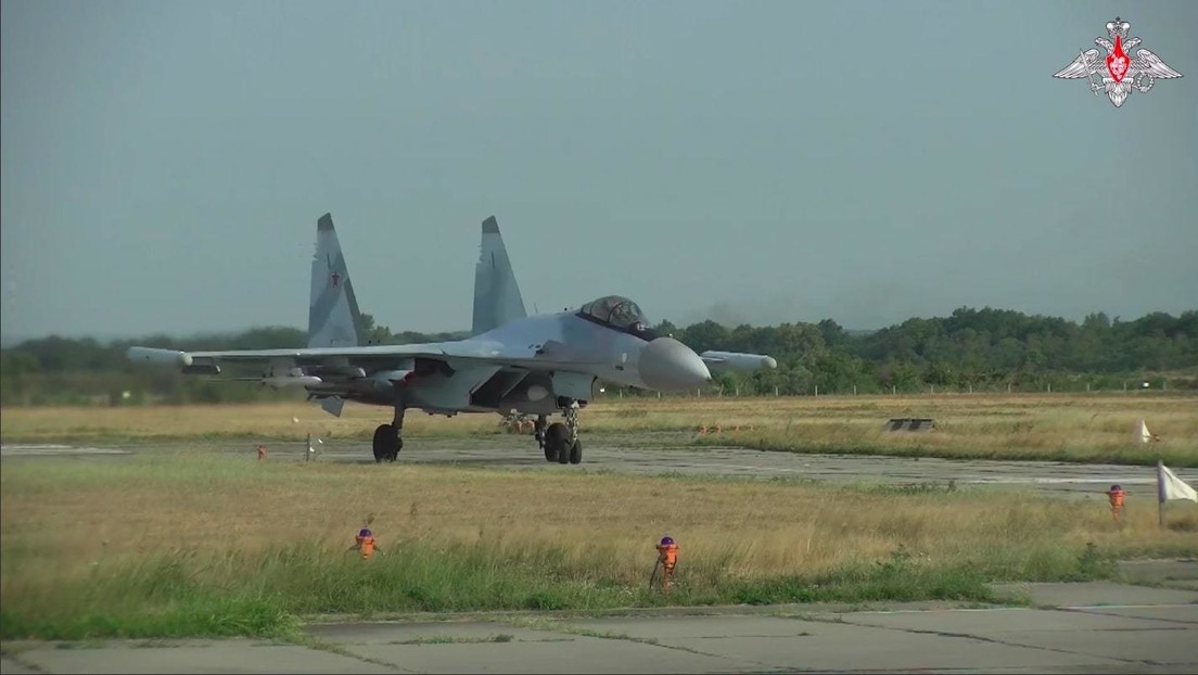 VIDEO: Cazas Su-35 rusos 'vigilan' el cielo de la zona de la operación especial