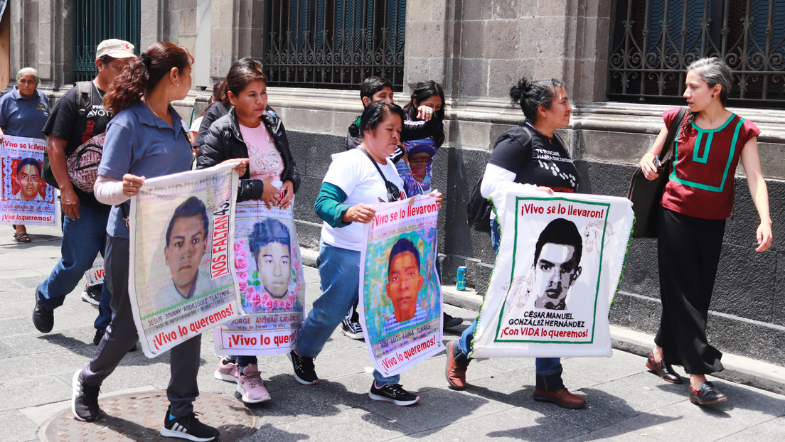 "Sin pruebas": la defensa de López Obrador al Ejército en caso Ayotzinapa enciende la polémica