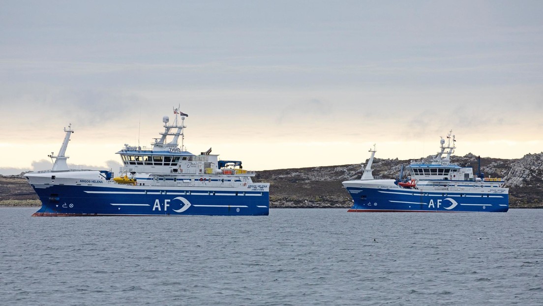 Apuntan a un 'iceberg' como posible causa del naufragio de pesquero cerca de las Malvinas