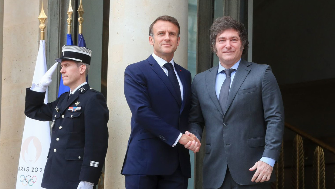 Macron recibe a Milei en el Palacio del Eliseo tras la polémica con los cánticos racistas