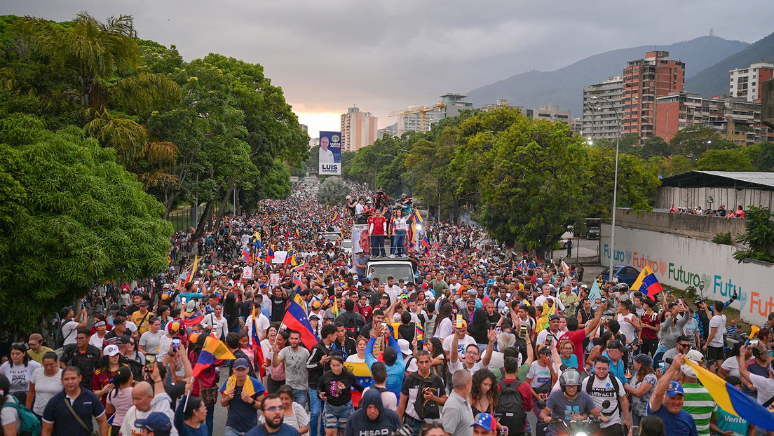 Videos falsos sobre la situación en Venezuela inundan las redes