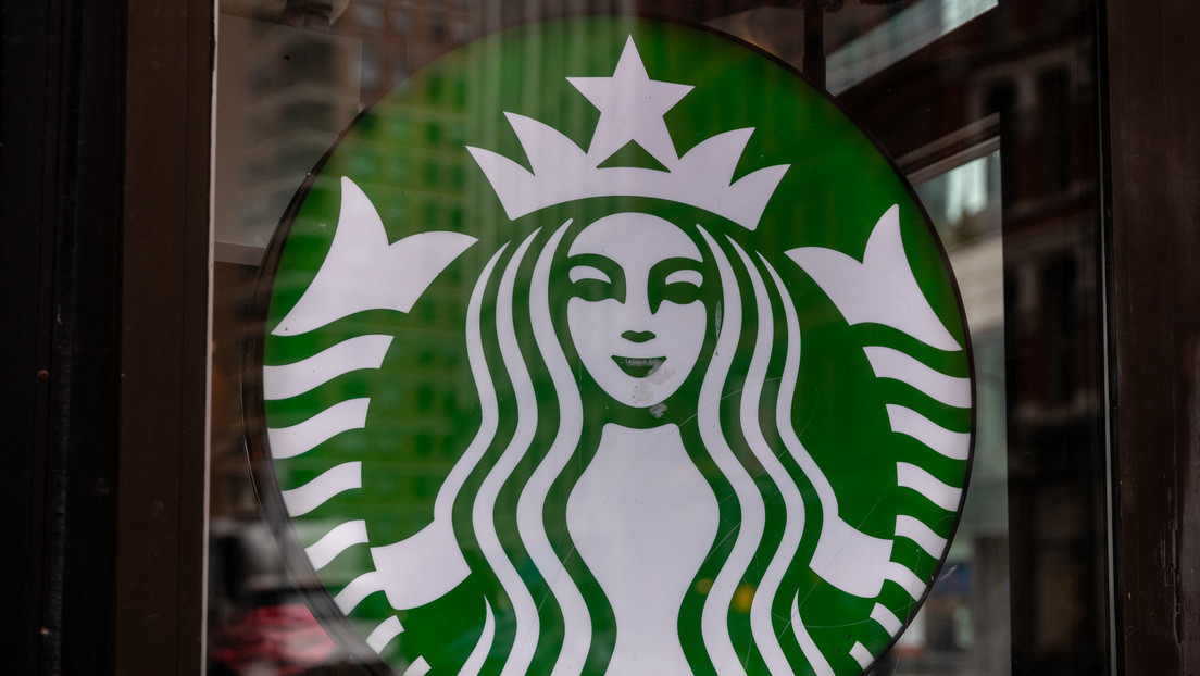 Vandalizan en Turquía un Starbucks durante protesta por el asesinato del líder de Hamás (VIDEOS)