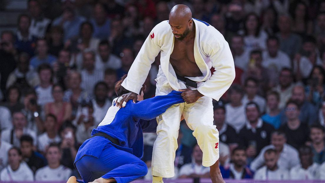 Escena "surrealista": En los JJ.OO. de París se enfrentan judocas de 60 kg de diferencia (FOTOS)