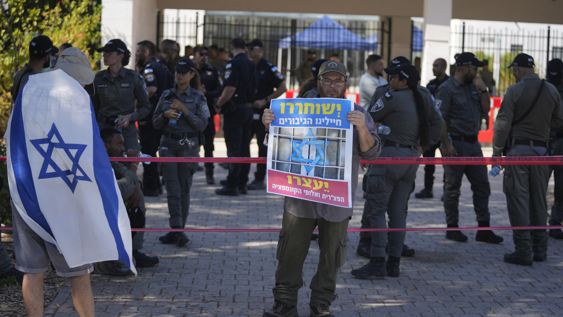 Los cinco soldados de las FDI, acusados de violar a un detenido palestino, pasarán a arresto domiciliario