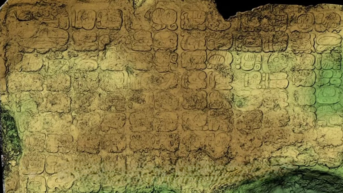 Jeroglíficos mayas grabados en una piedra revelan secretos de un pueblo extinto