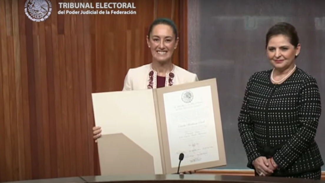 Sheinbaum recibe la constancia de presidenta electa de México