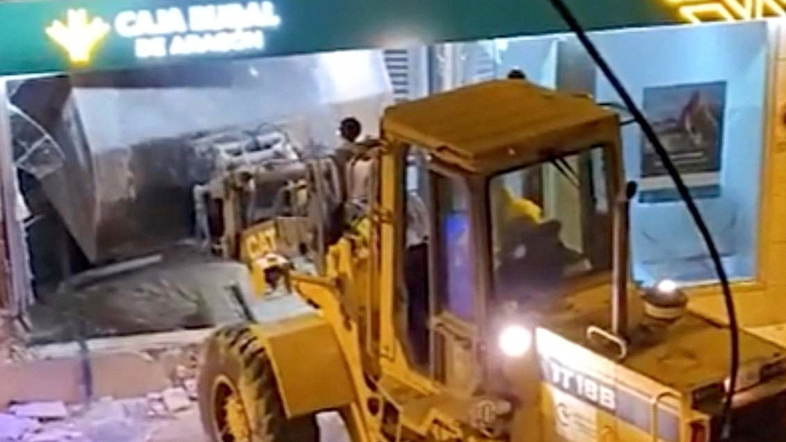 Intentan robar con una excavadora un banco en España (VIDEO)