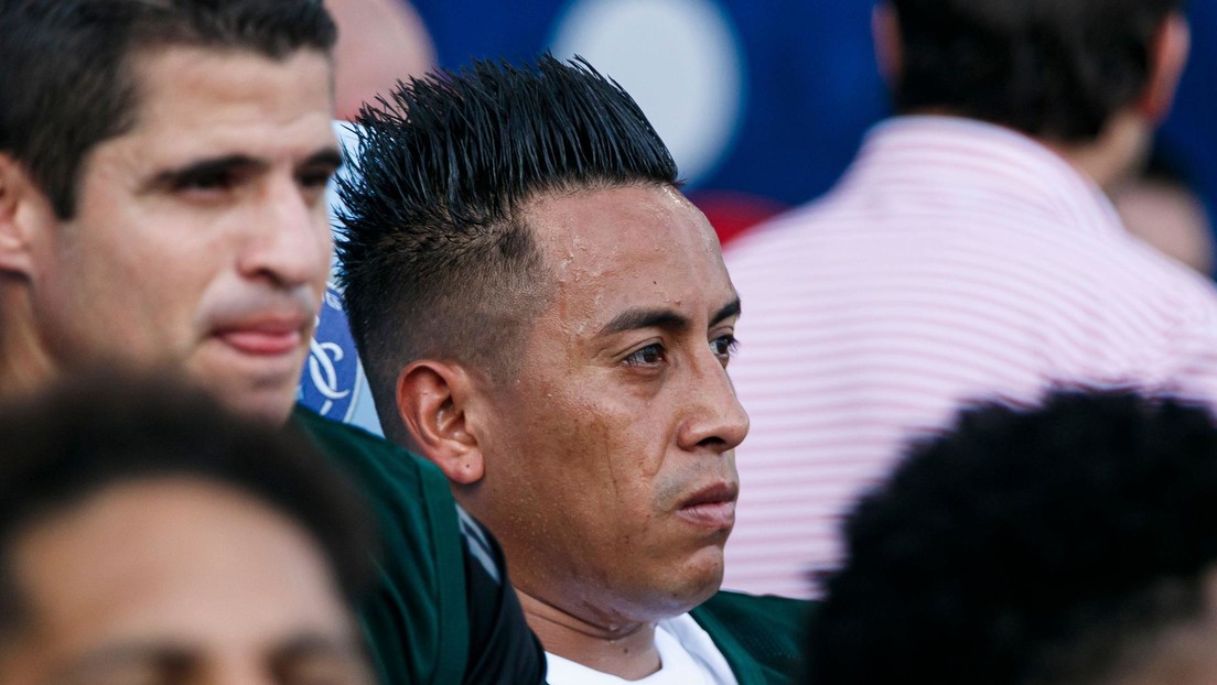 Denuncian por violencia de género al futbolista peruano Christian Cueva