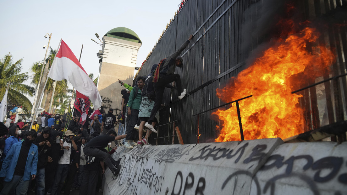 Protestas masivas en Indonesia por la modificación de la ley electoral