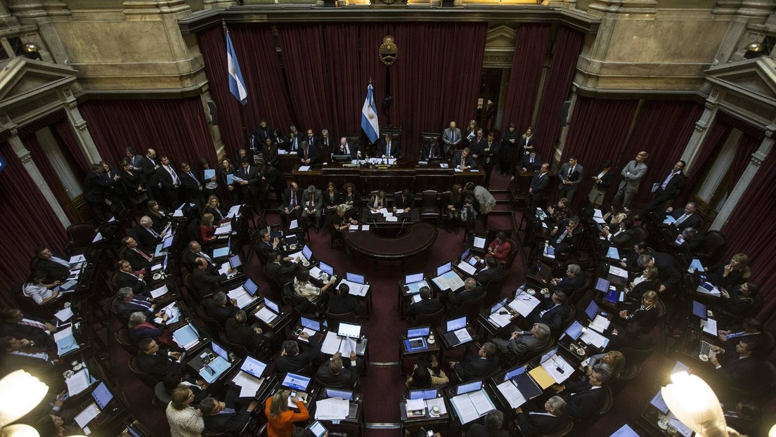 Senadores de Argentina dan marcha atrás al aumento de sus dietas