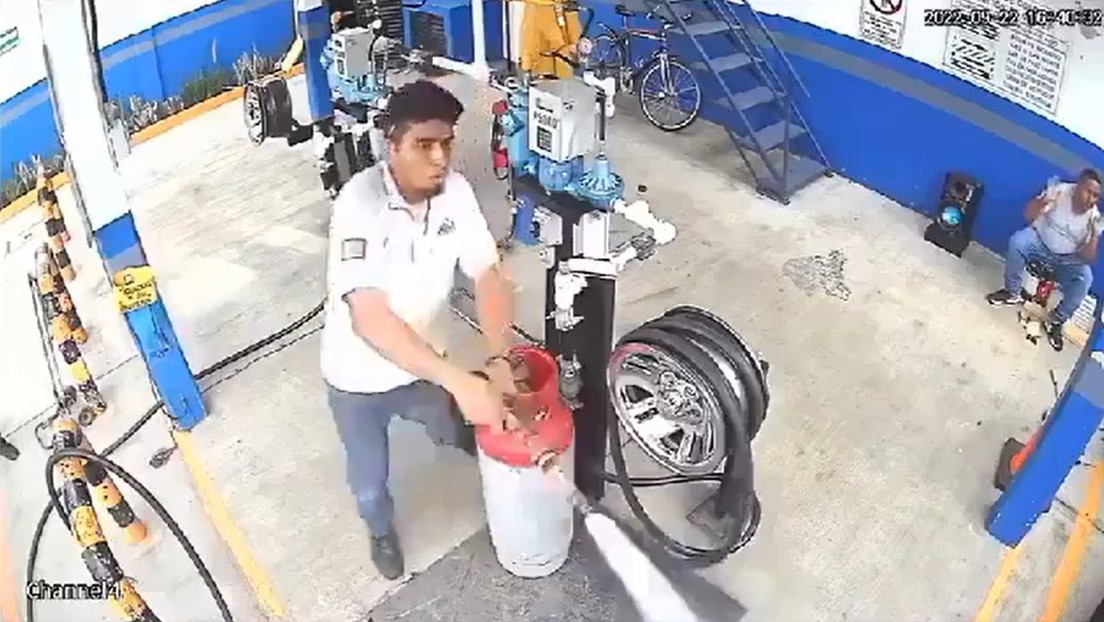 VIDEO: Se defienden de un asalto armado rociando gas licuado sobre sus atacantes