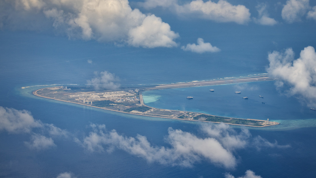 VIDEO: China dispara bengalas contra un avión filipino