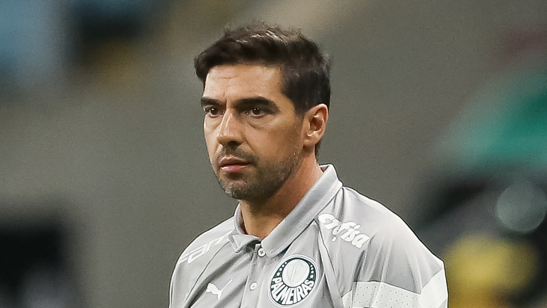 Una frase machista hace viral al entrenador Abel Ferreira: "Solo doy explicaciones a tres mujeres"