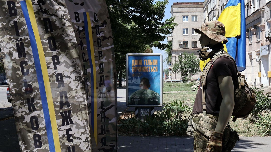 Permiten en Ucrania que reclutadores militares usen la fuerza letal en "defensa propia"