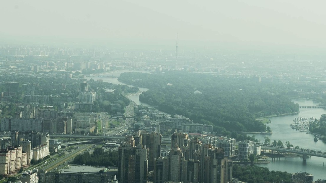 FOTOS: Canciller de Hungría muestra las vistas desde la oficina de Gazprom