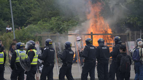 Asalto de hotel e incendios: ¿Qué pasa en el Reino Unido ante la ola de disturbios? (VIDEOS)