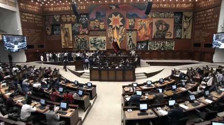 "Sentencia corrupta": Los juicios políticos encienden una pugna de poderes en Ecuador