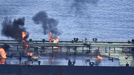 VIDEO: El momento del asalto y quema del petrolero griego por los hutíes en el mar Rojo