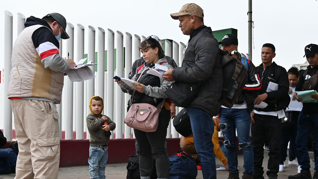 México ofrece viajes escoltados a la frontera para migrantes con citas de asilo en EE.UU.