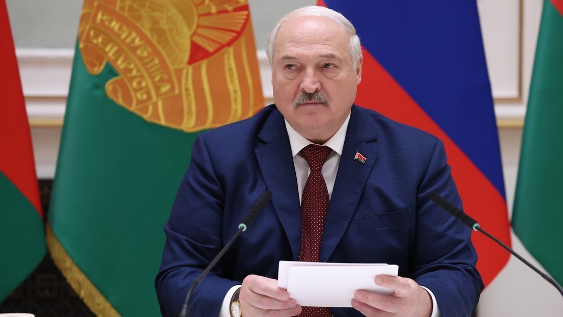 Lukashenko: "Si no fuera por el escudo nuclear soviético, no existiríamos"