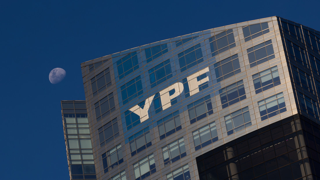 Justicia de EE.UU. pide chats y correos de ministros de Milei y exfuncionarios en la causa YPF