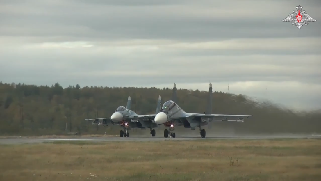 La aviación naval de Rusia realiza ejercicios especiales (VIDEO)