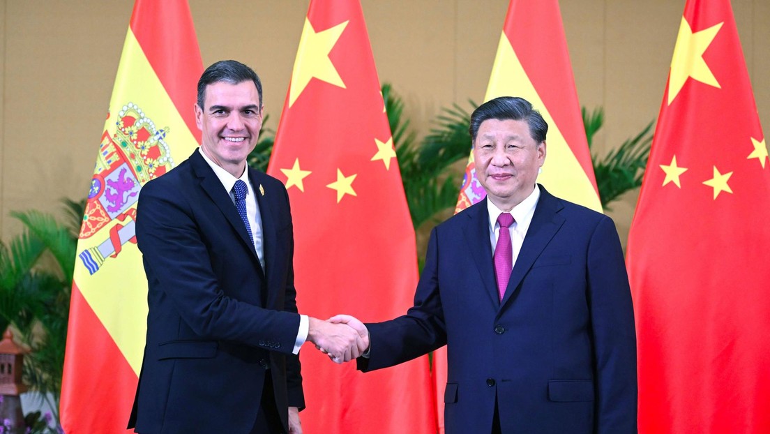 Sánchez visita China para estrechar lazos comerciales