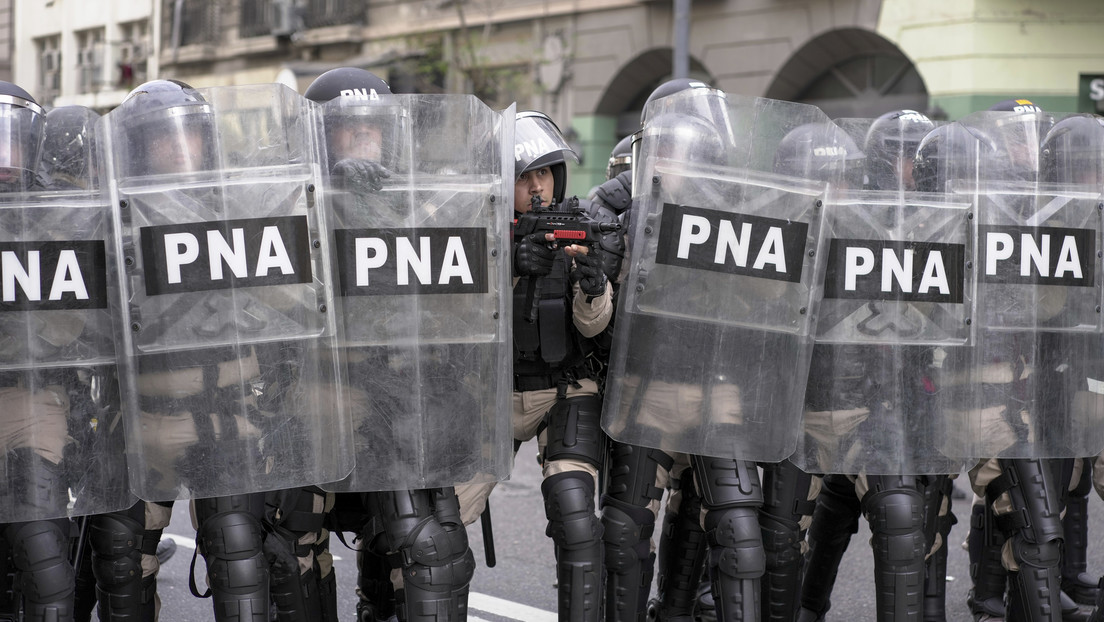 "¡Fuera, Bullrich!: La represión policial a niños dispara el repudio contra una ministra de Milei