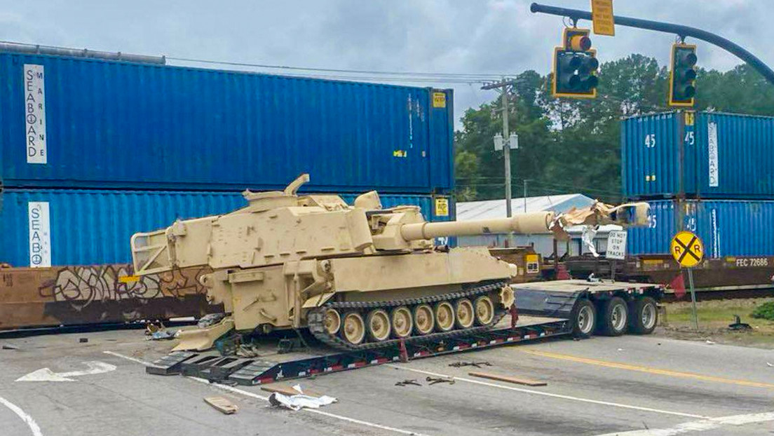 VIDEO: Tren colisiona con un obús militar estadounidense